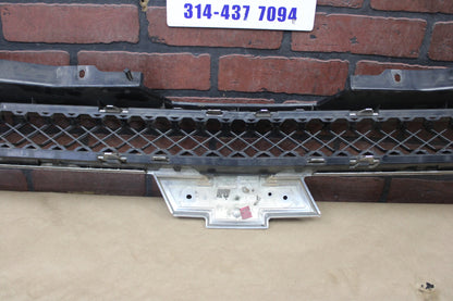 07-14 Chevrolet Tahoe Suburban Avalanche Front Grill Grille Assembly 15835087