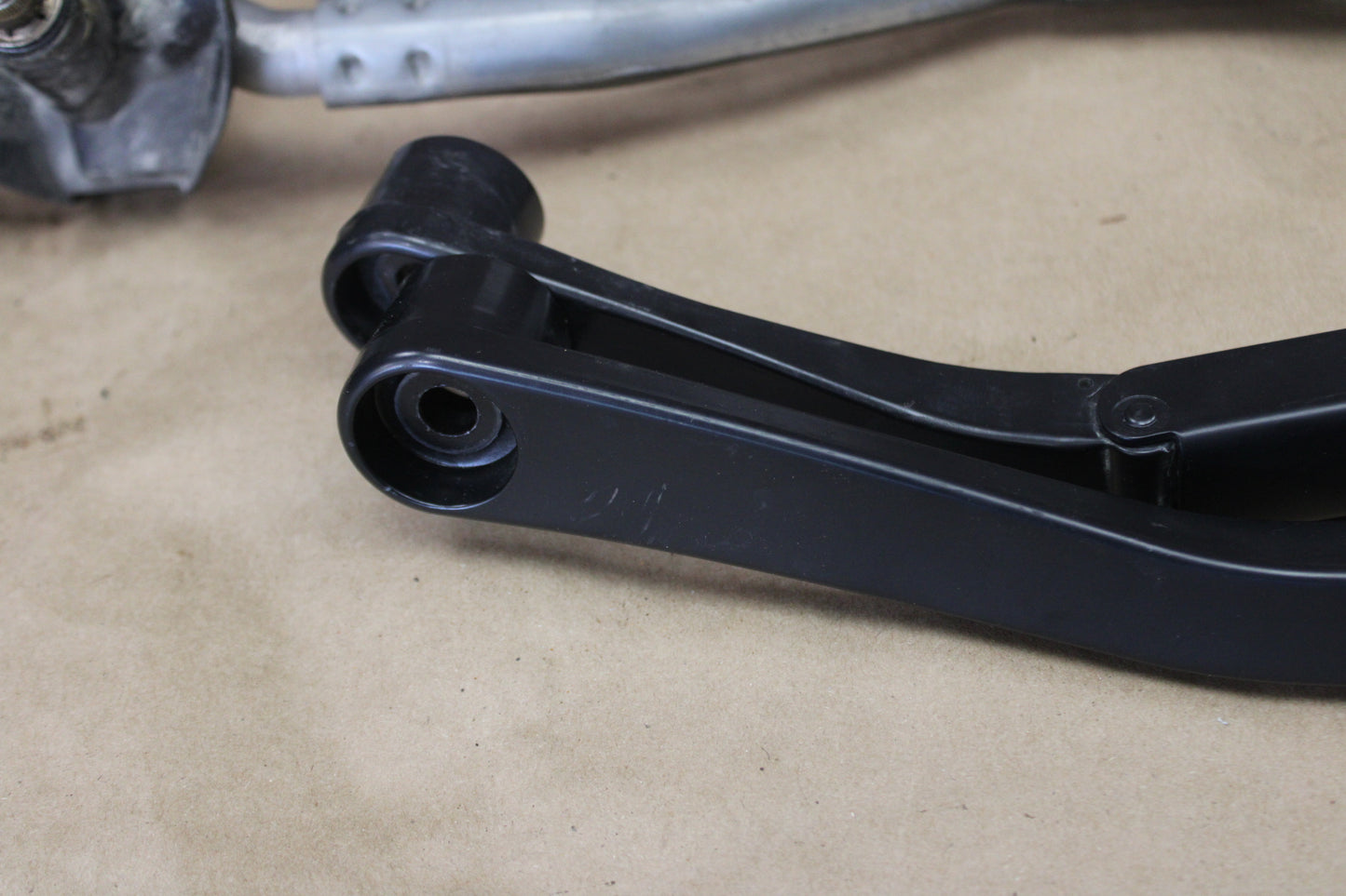 13-23 OEM Dodge Charger Front Windshield Wiper Linkage W/ Motor 68082728AF