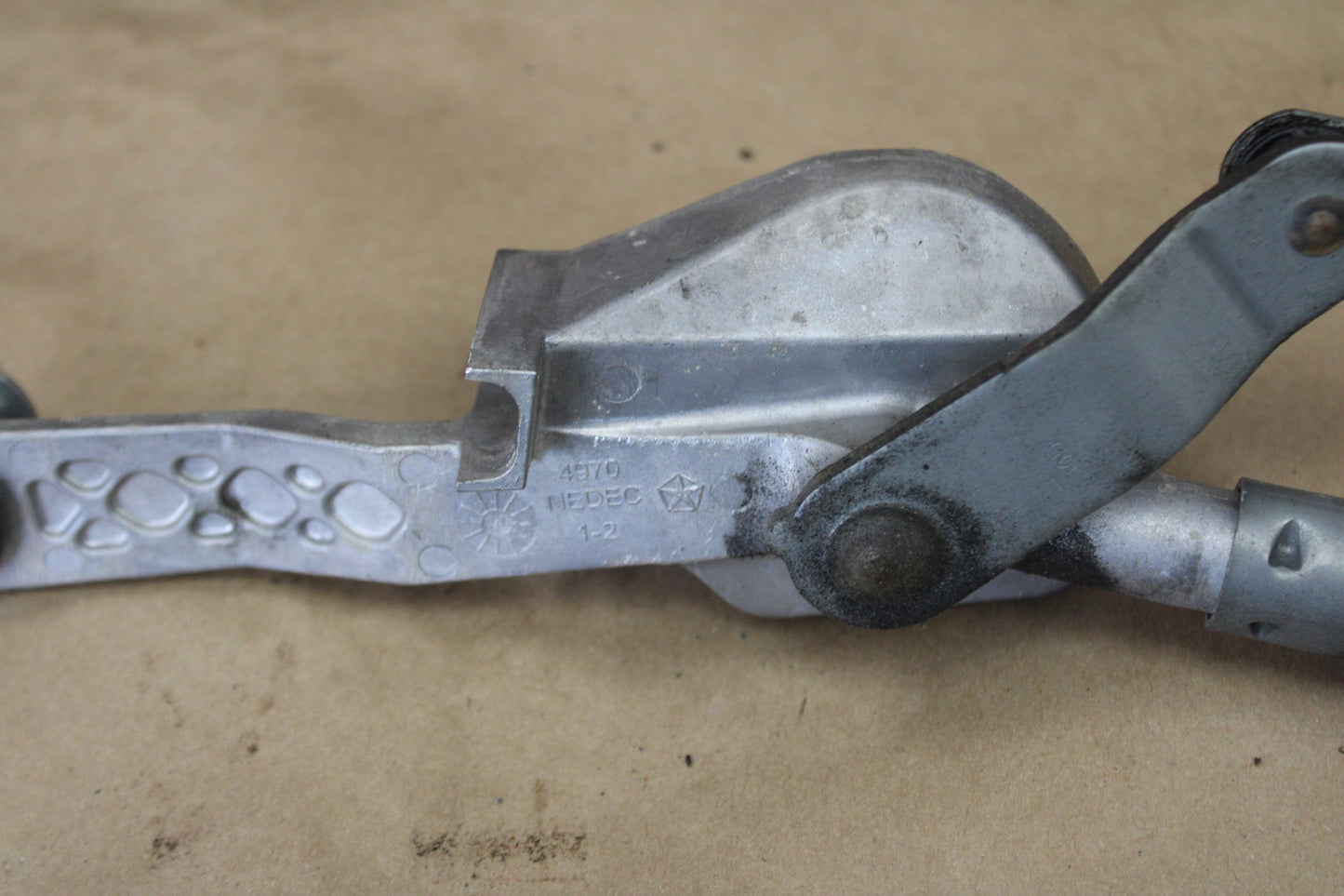 13-23 OEM Dodge Charger Front Windshield Wiper Linkage W/ Motor 68082728AF