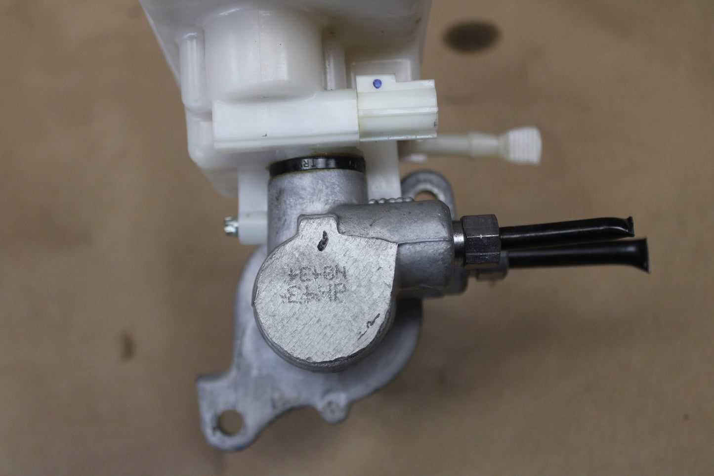 DODGE CHARGER 2009-2023 BRAKE MASTER CYLINDER W/ RESERVOIR BOTTLE OEM