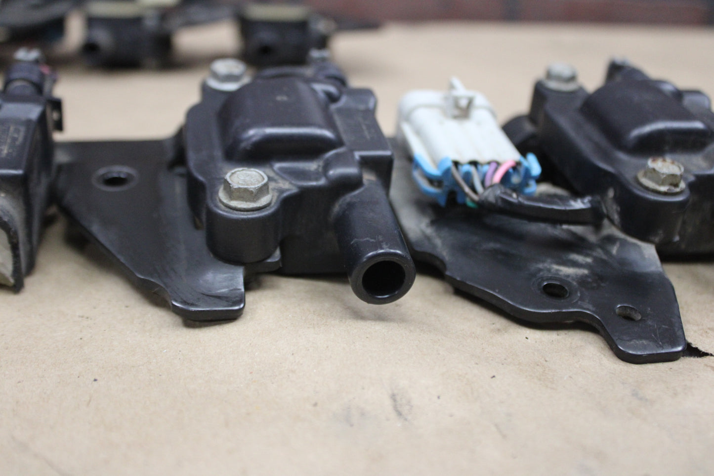 7x Genuine OEM GM ACDelco 12611424 Ignition Coil LS3 LT1 LSA L83 L86 Bracket LS3